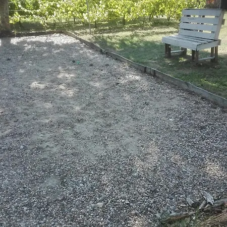 Avec Piscine Partagee, Jardin Clos Et Wifi A Eymet